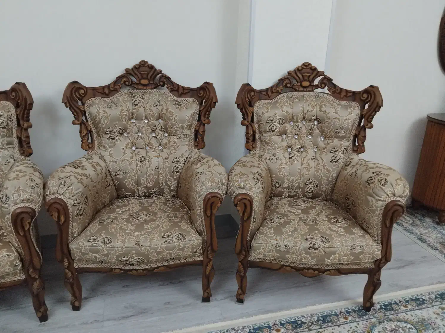 مبل سلطنتی|مبلمان خانگی و میز عسلی|فردیس, خیام شرقی|دیوار