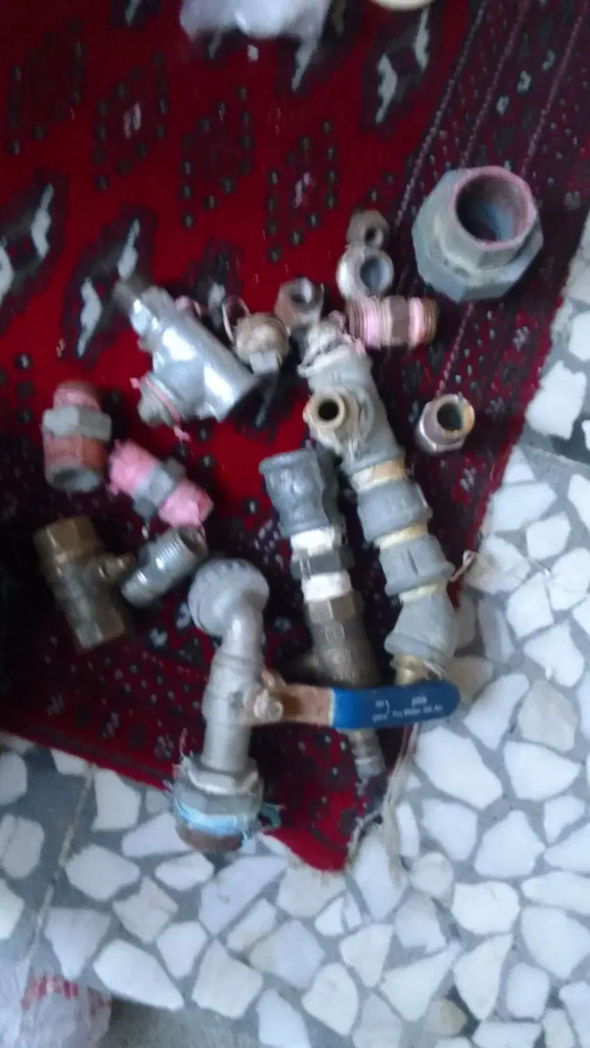 با سلام  چند عدد شیر گازی  و اب|آبگرمکن، پکیج، شوفاژ|بابل, |دیوار