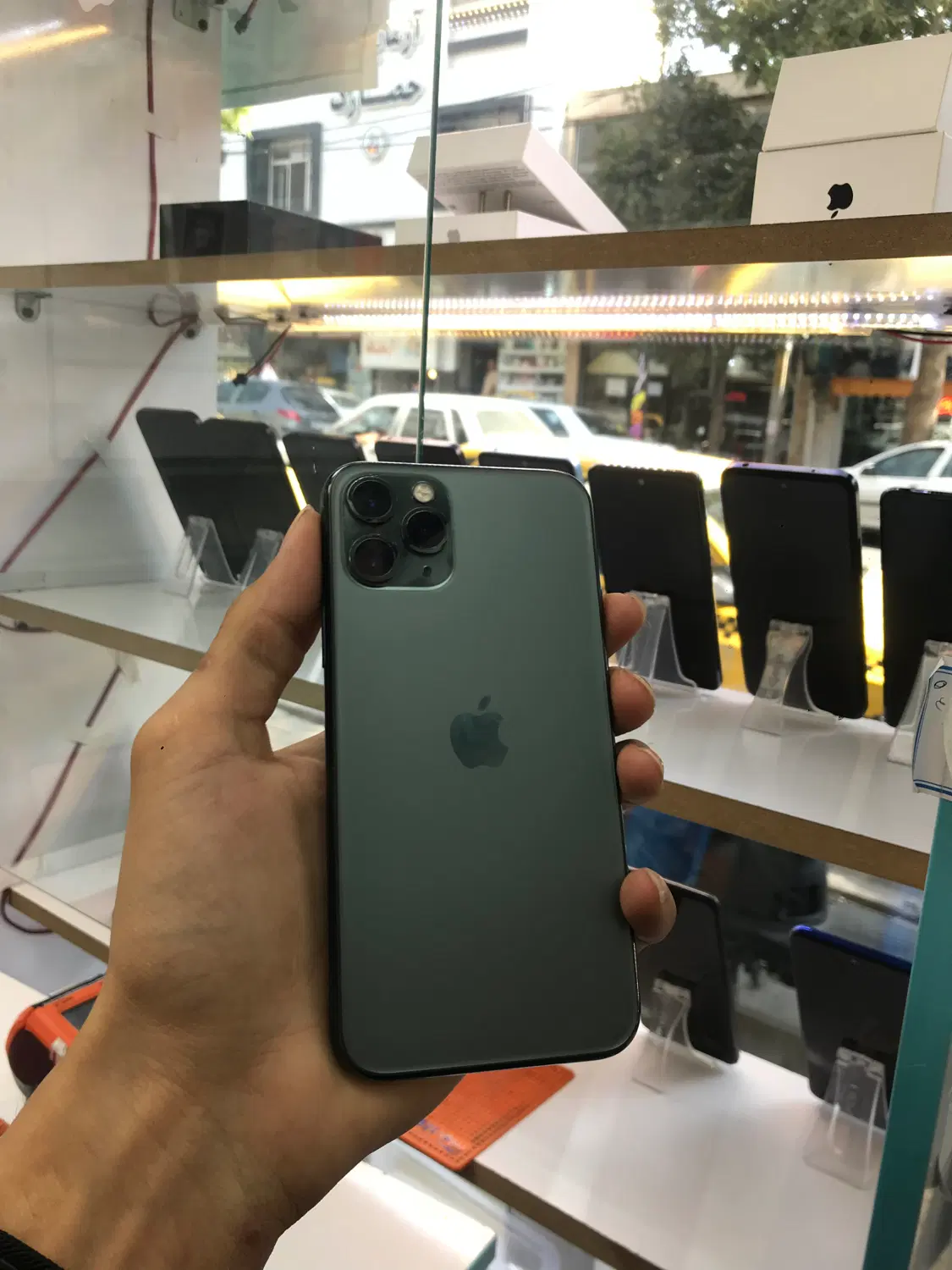 iphone11pro|موبایل|کرج, حصارک پایین|دیوار