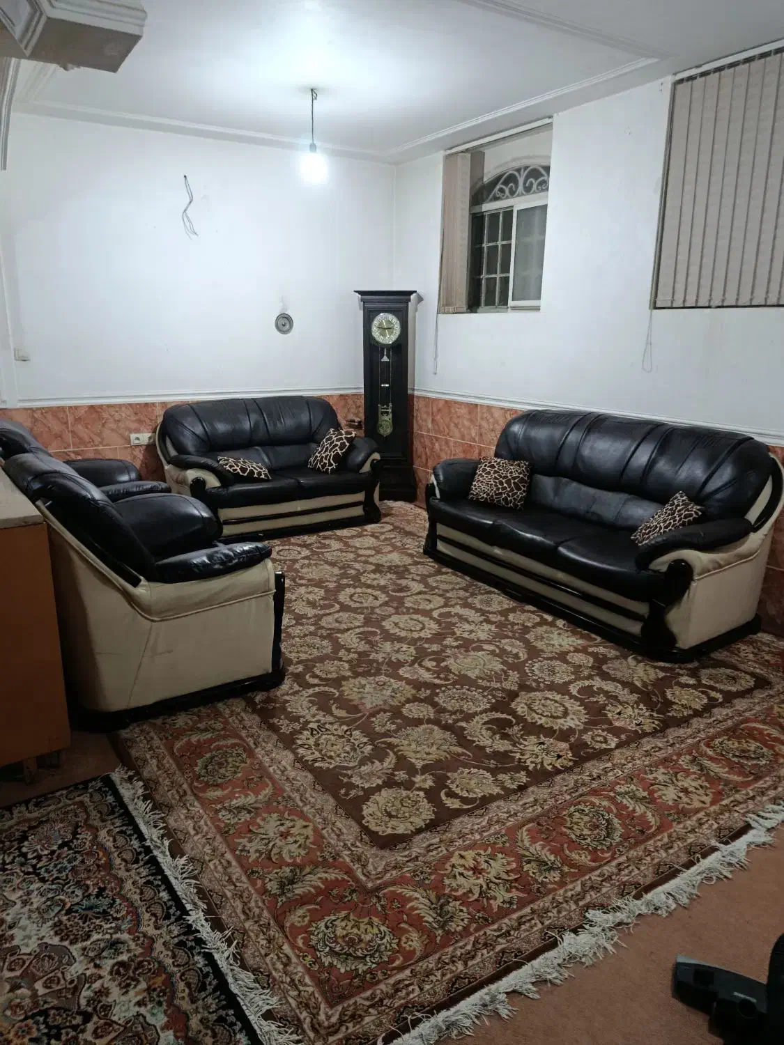 اپارتمان ۱۰۰ متری یک خوابه|اجارهٔ کوتاه‌مدت آپارتمان و سوئیت|شیراز, امام حسین|دیوار