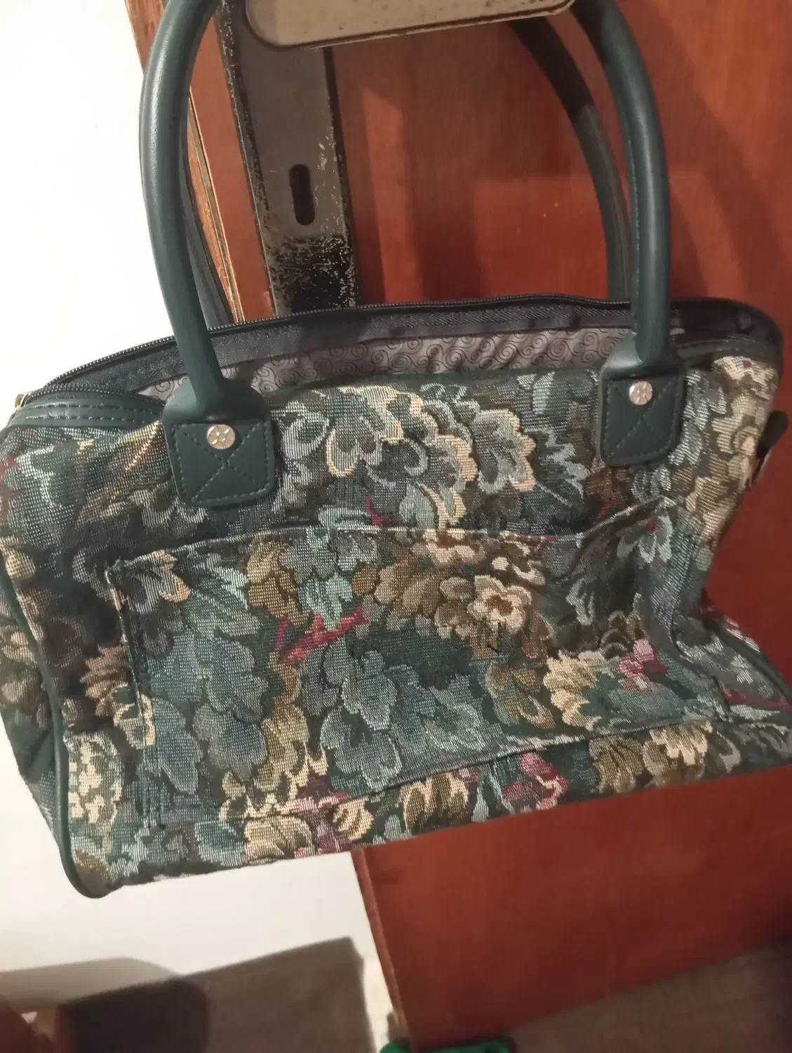 ساک مسافرتی|کیف، کفش، کمربند|چالوس, |دیوار