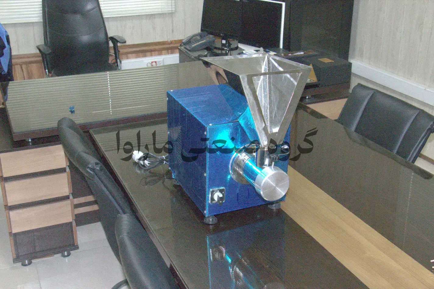 دستگاه کره گیر مغزیجات بادام زمینی ارده گیری|فروشگاه و مغازه|یزد, |دیوار