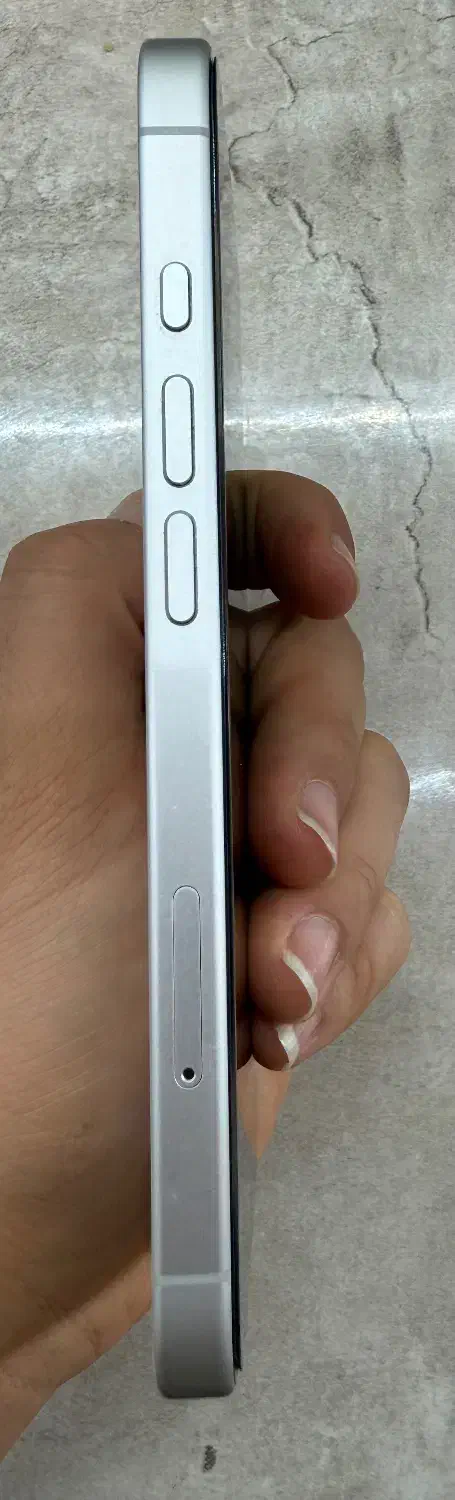 ایفون ۱۶ سفید دو سیم ۱۲۸ گیگ|موبایل|تبریز, |دیوار