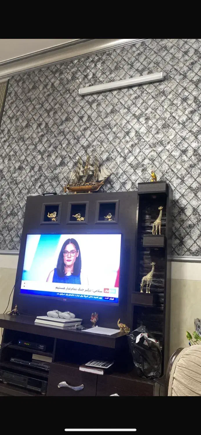 میز تی وی|میز تلویزیون|قم, آذر (نکویی)|دیوار