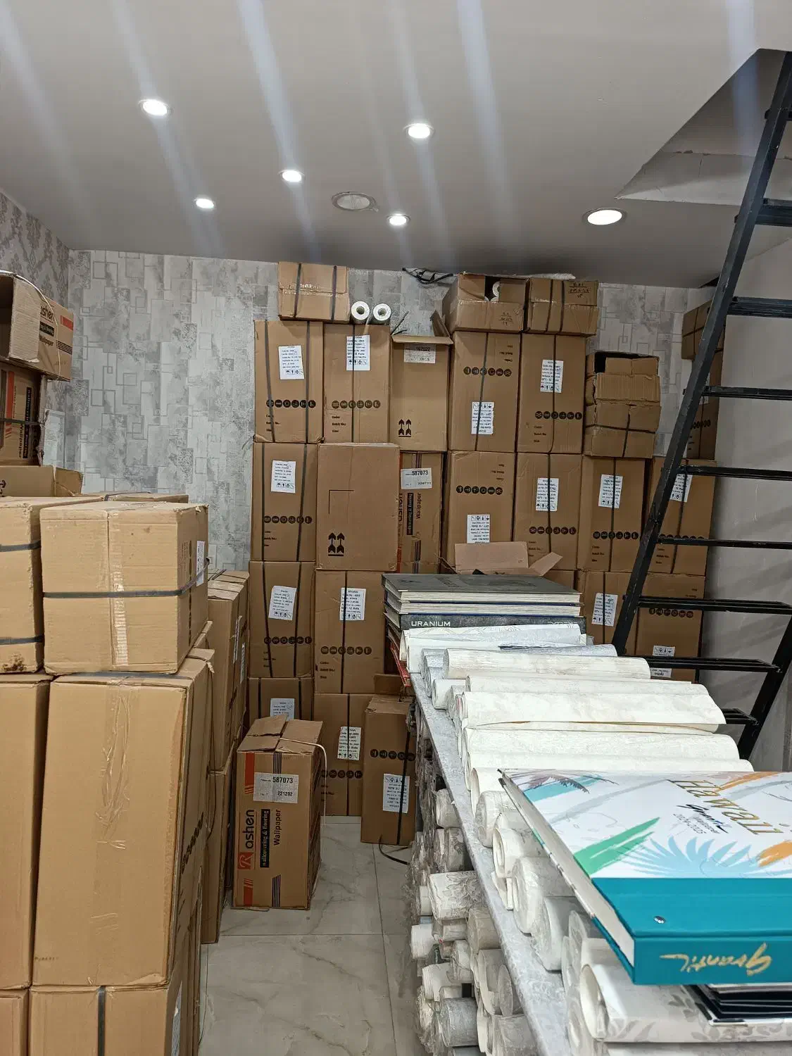 کاغذ دیواری به صرفه قیمت مناسب|خدمات پیشه و مهارت|پرند, فاز ۴|دیوار