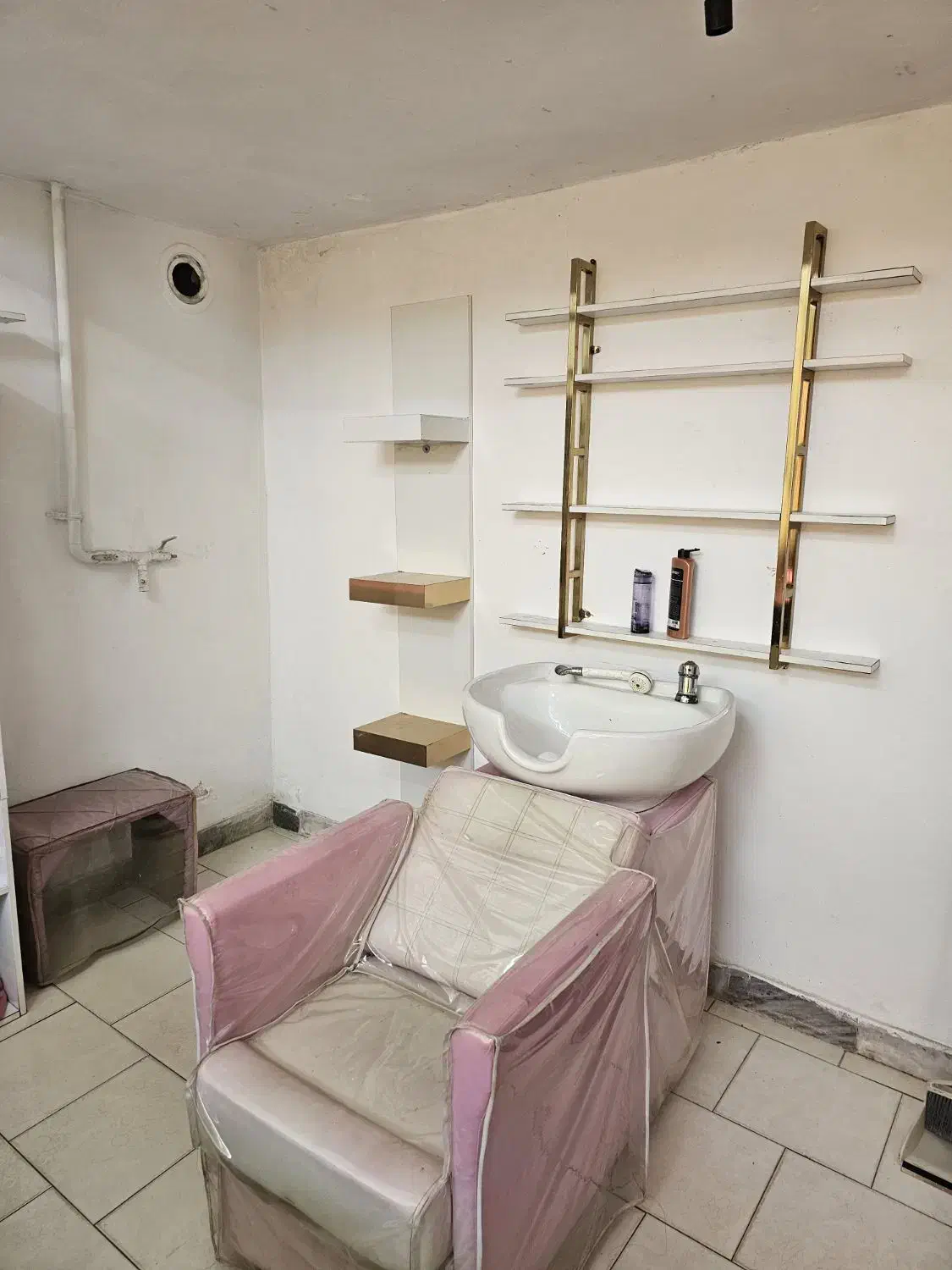 فروش کلیه وسایل سالن آرایشگاه|آرایشگاه و سالن‌های زیبایی|چالوس, |دیوار