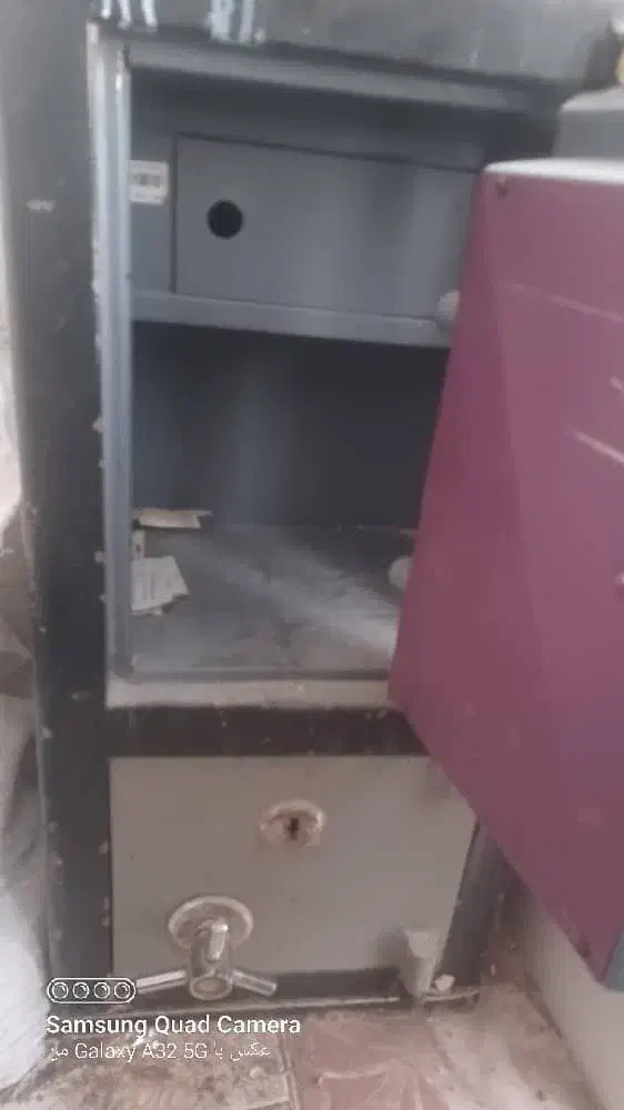 فروش گاو صندوق|ابزارآلات|مرودشت, کناره|دیوار