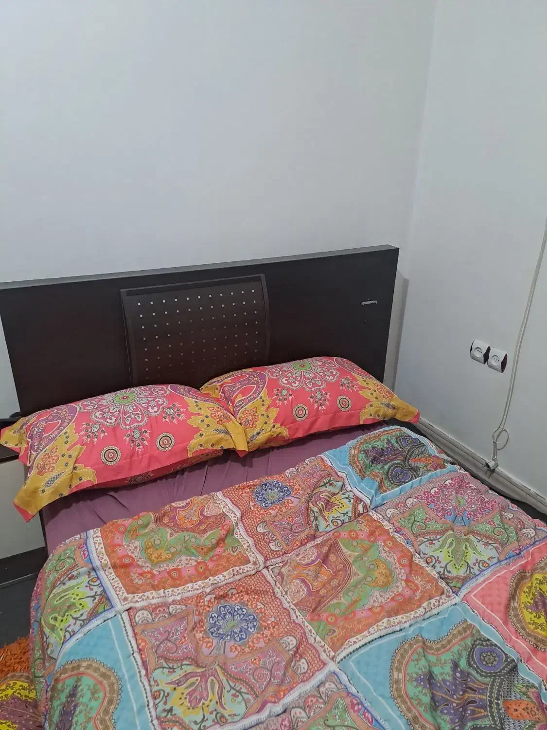 تخت یک نیم نفره بدون تشک|تخت و سرویس خواب|هشتگرد, فاز ۷ مهستان|دیوار