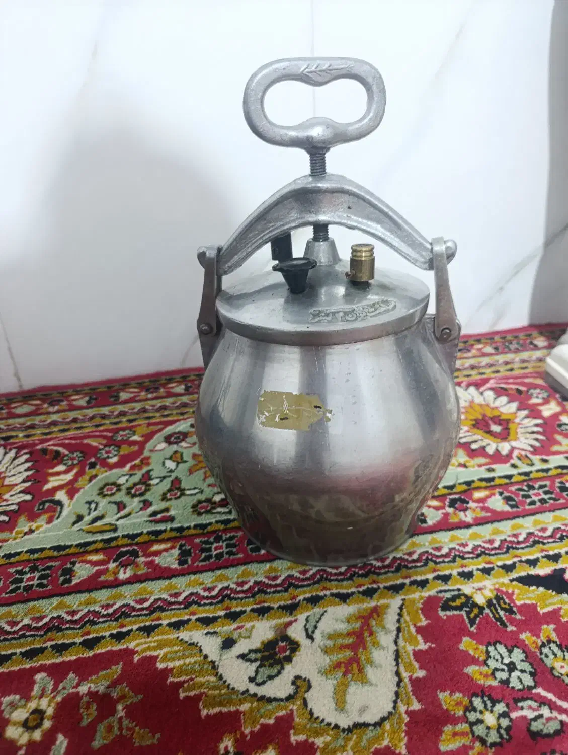 زود پز|ظروف پخت‌وپز|مشکین‌دشت, |دیوار