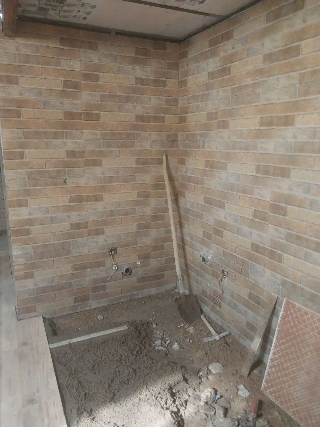 کاشی کاری وسرامیک کار|خدمات پیشه و مهارت|آبادان, |دیوار