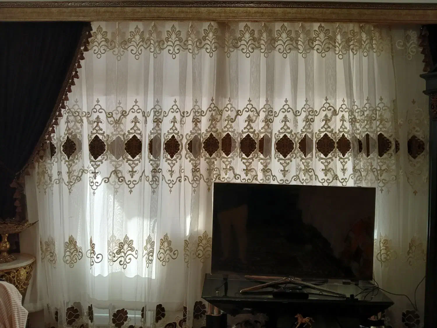 پرده ای در حدنو بفروش می رسد.|پرده، رانر، رومیزی|سراب, |دیوار