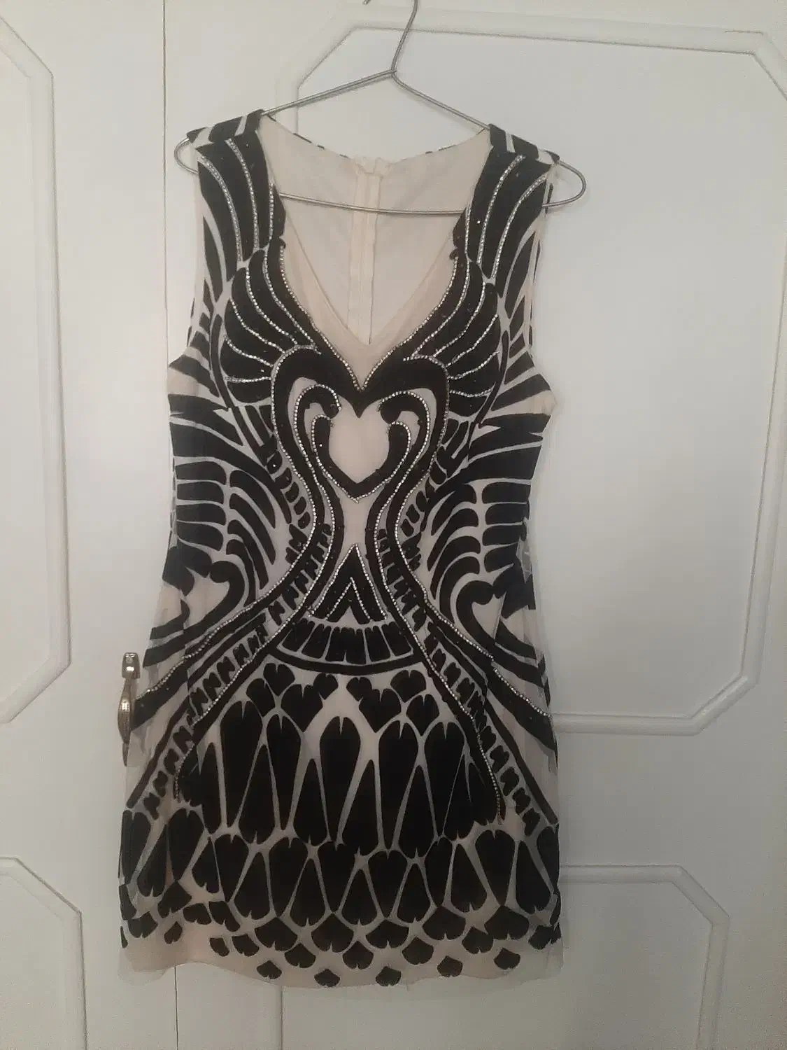 لباس مجلسی|لباس|قم, ولیعصر|دیوار