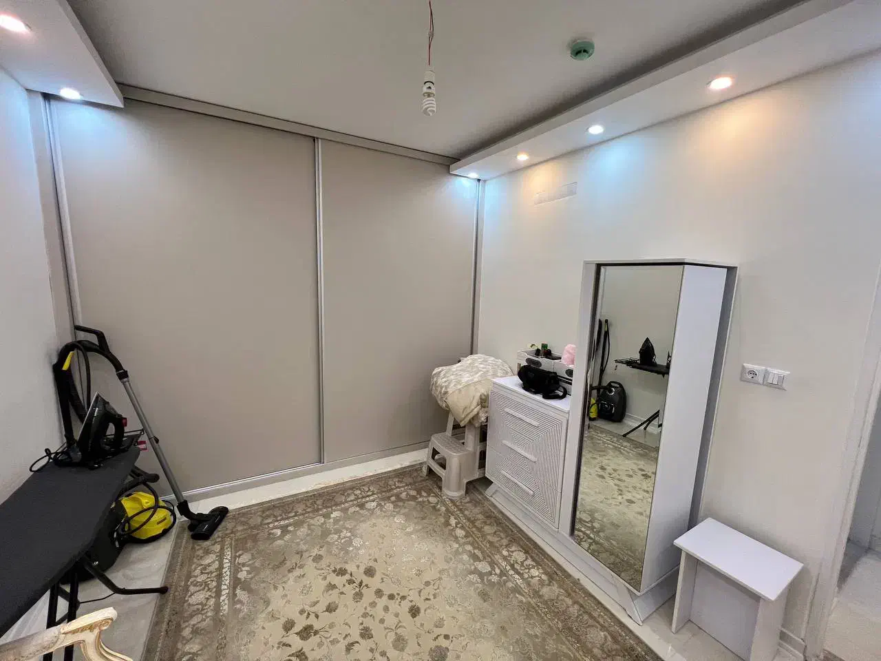 آپارتمان۹۸متری درحدنوسازشیک ومجلل زیرقیمت خ کاشانی|فروش آپارتمان|کاشان, ملک آباد|دیوار