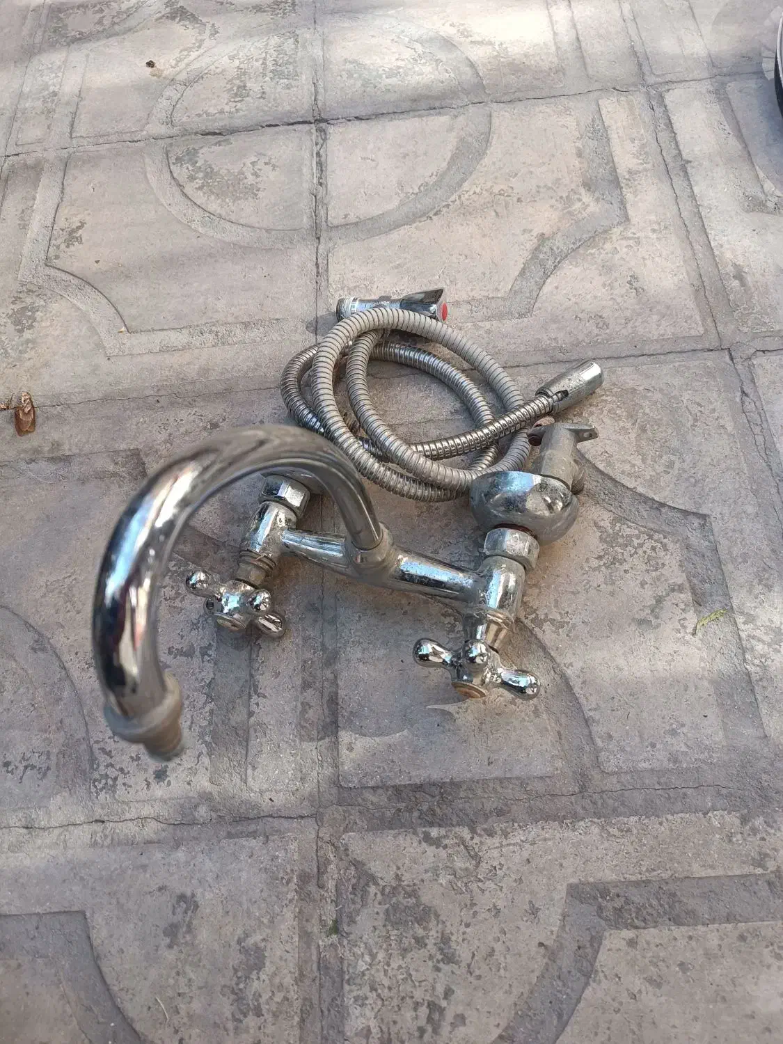 شیر رو شوی سالم|لوازم سرویس بهداشتی|شیراز, پودنک|دیوار