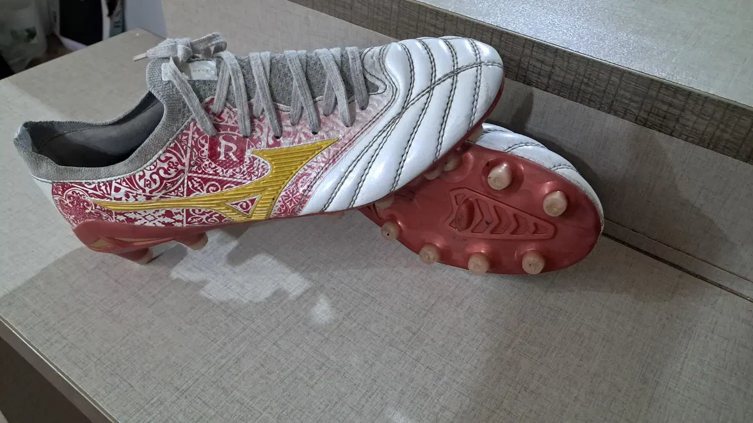 کفش استوک فوتبال|کیف، کفش، کمربند|رشت, باهنر|دیوار