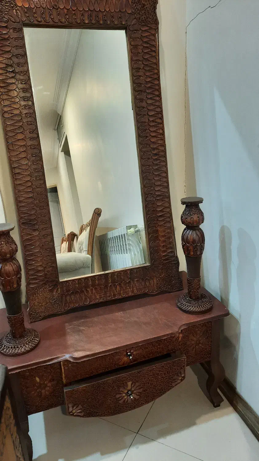 ایینه وکنسول و شمعدان چرمی|آینه|تهران, دروازه شمیران|دیوار
