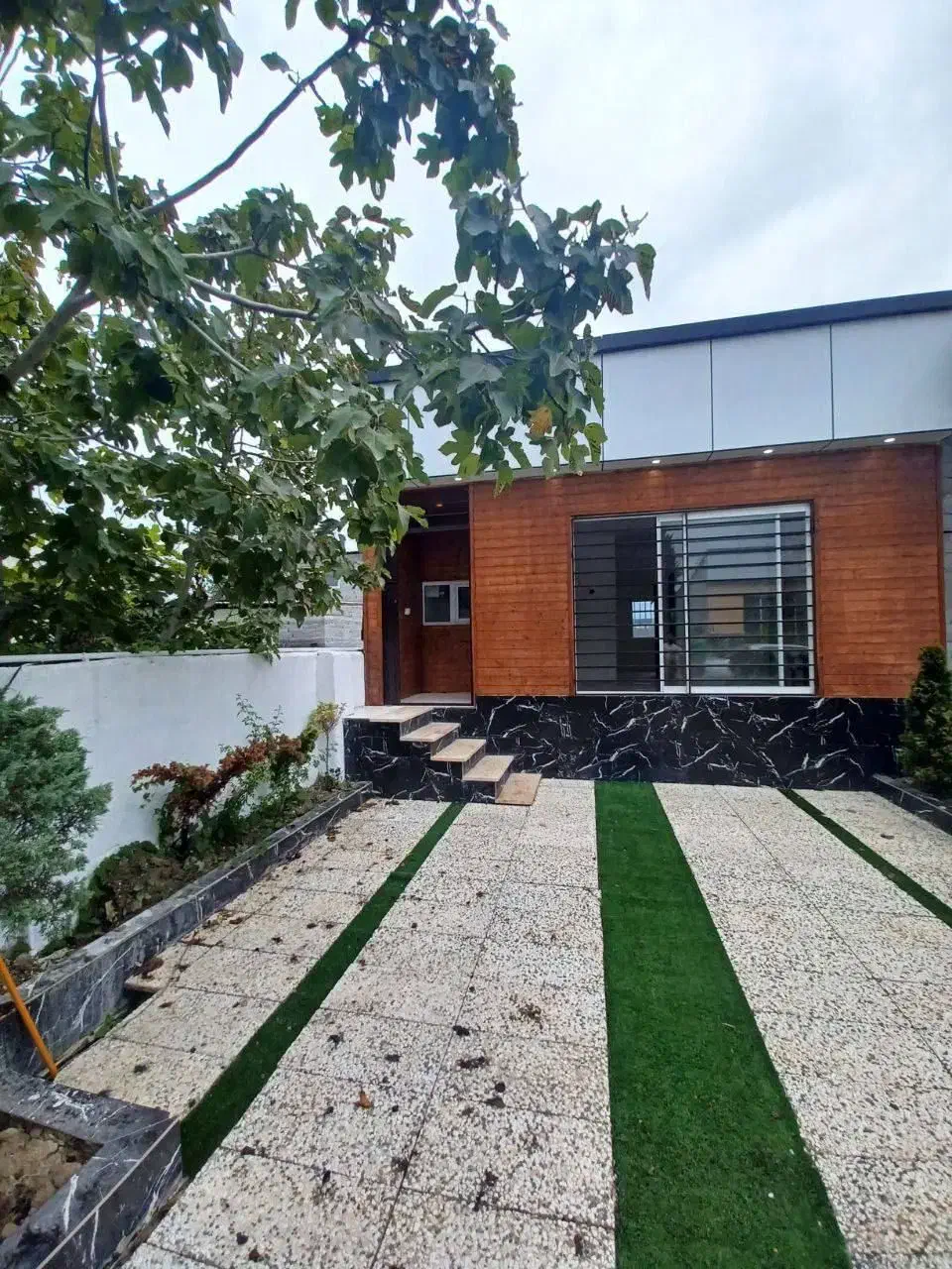 یک ویلای مینیمال بسیار زیبا با سندتک برگ/ شهرکی|فروش خانه و ویلا|رینه, |دیوار