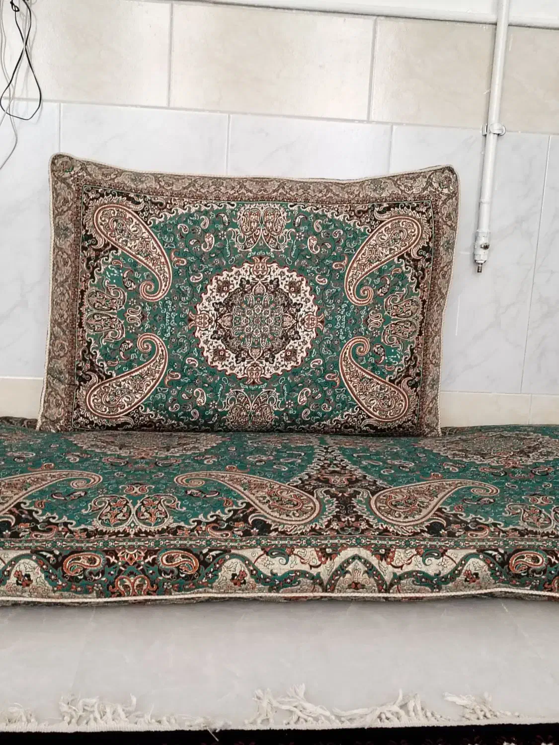 کناره و پشتی|پشتی|رفسنجان, |دیوار
