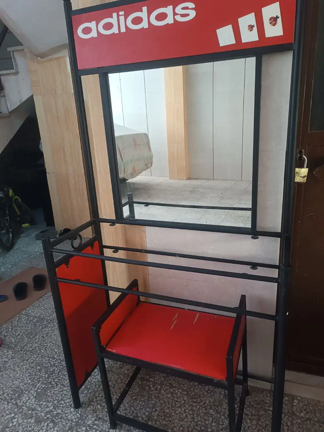 میز تحریر|میز تحریر و کامپیوتر|اقبالیه, |دیوار