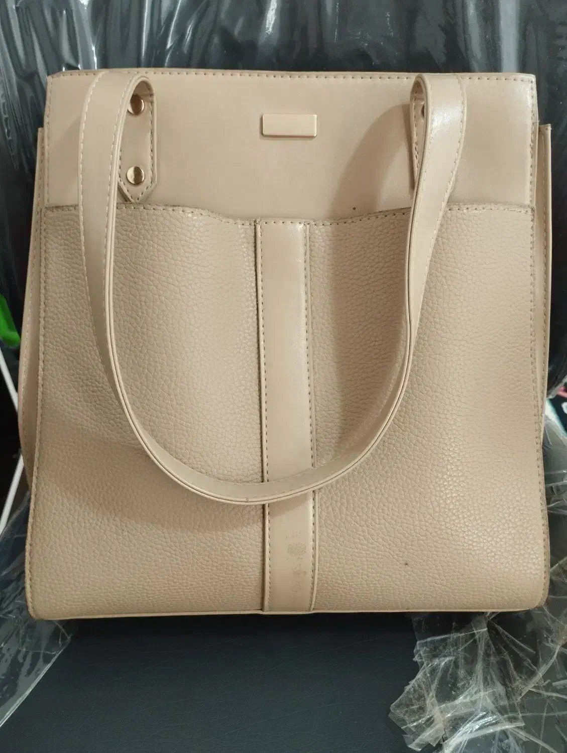 کیف|کیف، کفش، کمربند|دورود, |دیوار