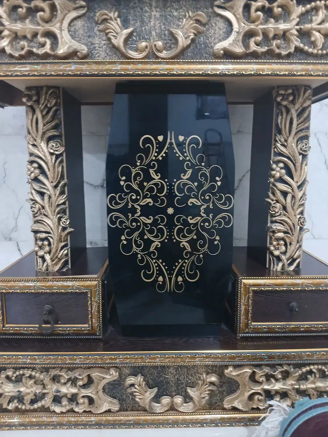 اینه طلایی|آینه|صفادشت, |دیوار