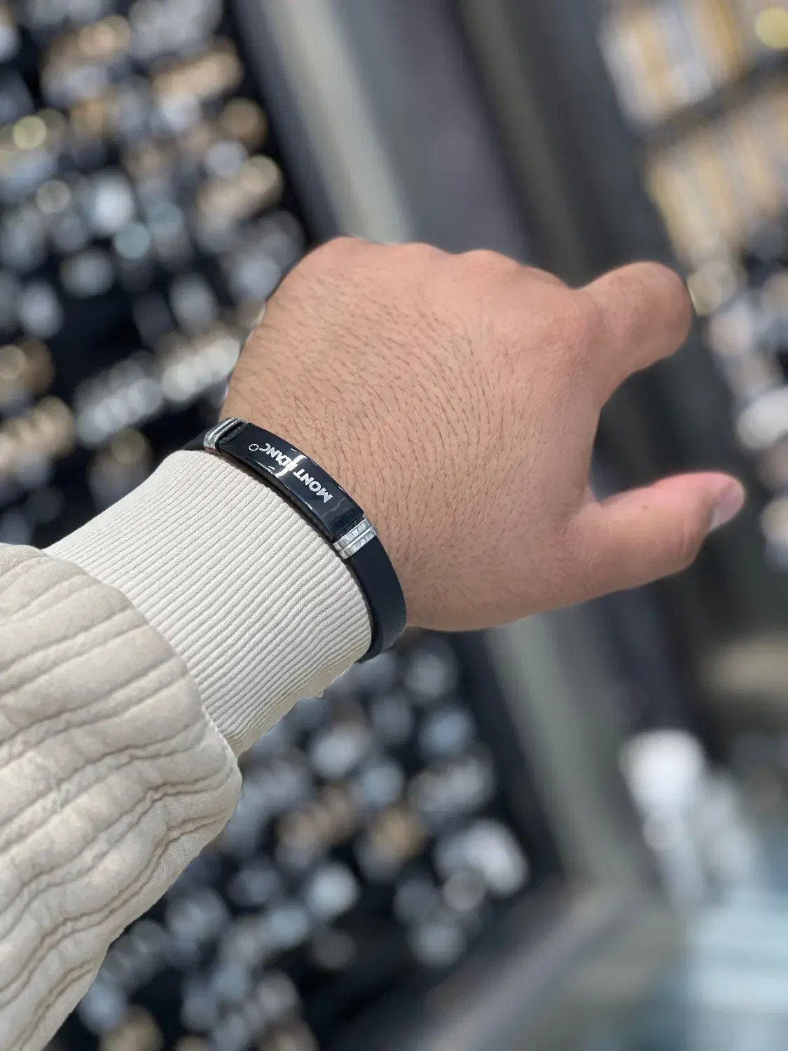 دستبندچرم ۱۹۸ تومن جنس steel|بدلیجات|خمینی‌شهر, |دیوار