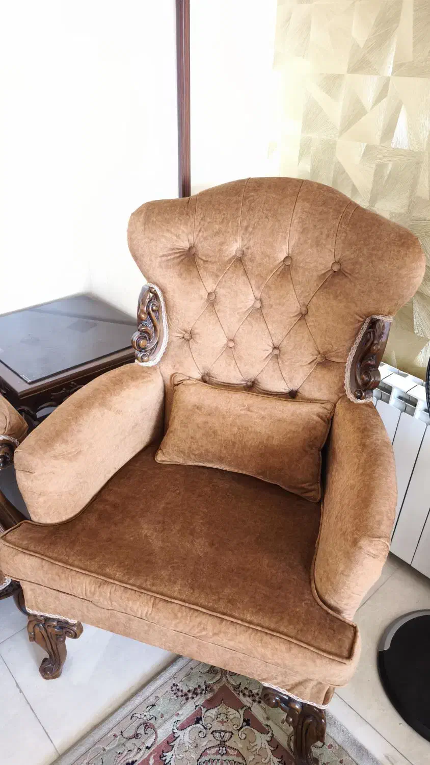 مبلمان کلاسیک نیم ست|مبلمان خانگی و میز عسلی|کرج, شهرک جهان‌نما|دیوار