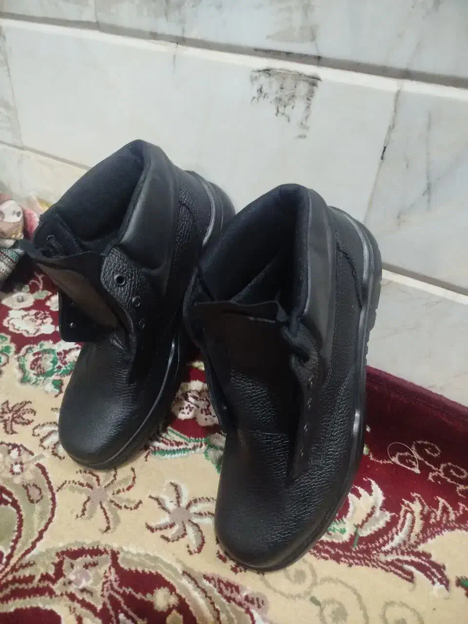 کفش نو نو|کیف، کفش، کمربند|قم, باغ شریفی|دیوار