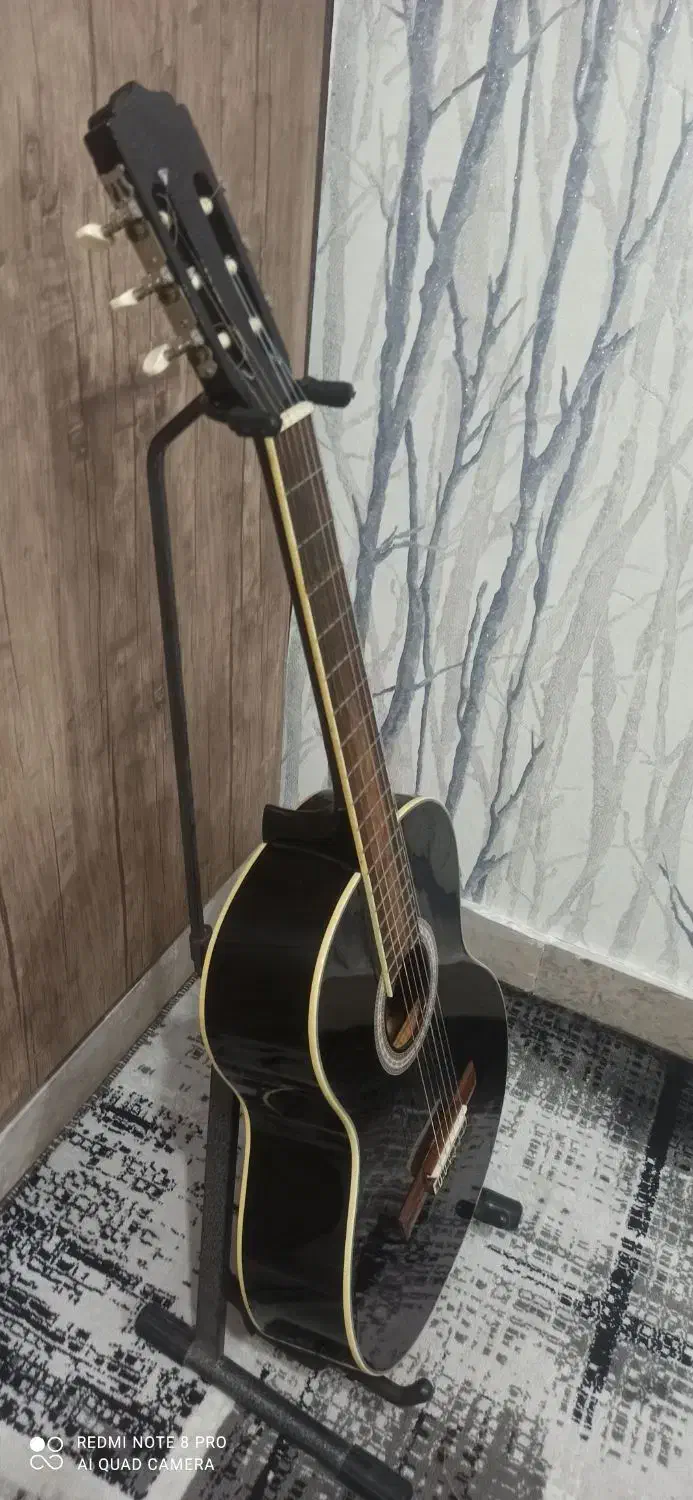 گیتار کلاسیک مشکی|گیتار، بیس، امپلیفایر|آبادان, |دیوار