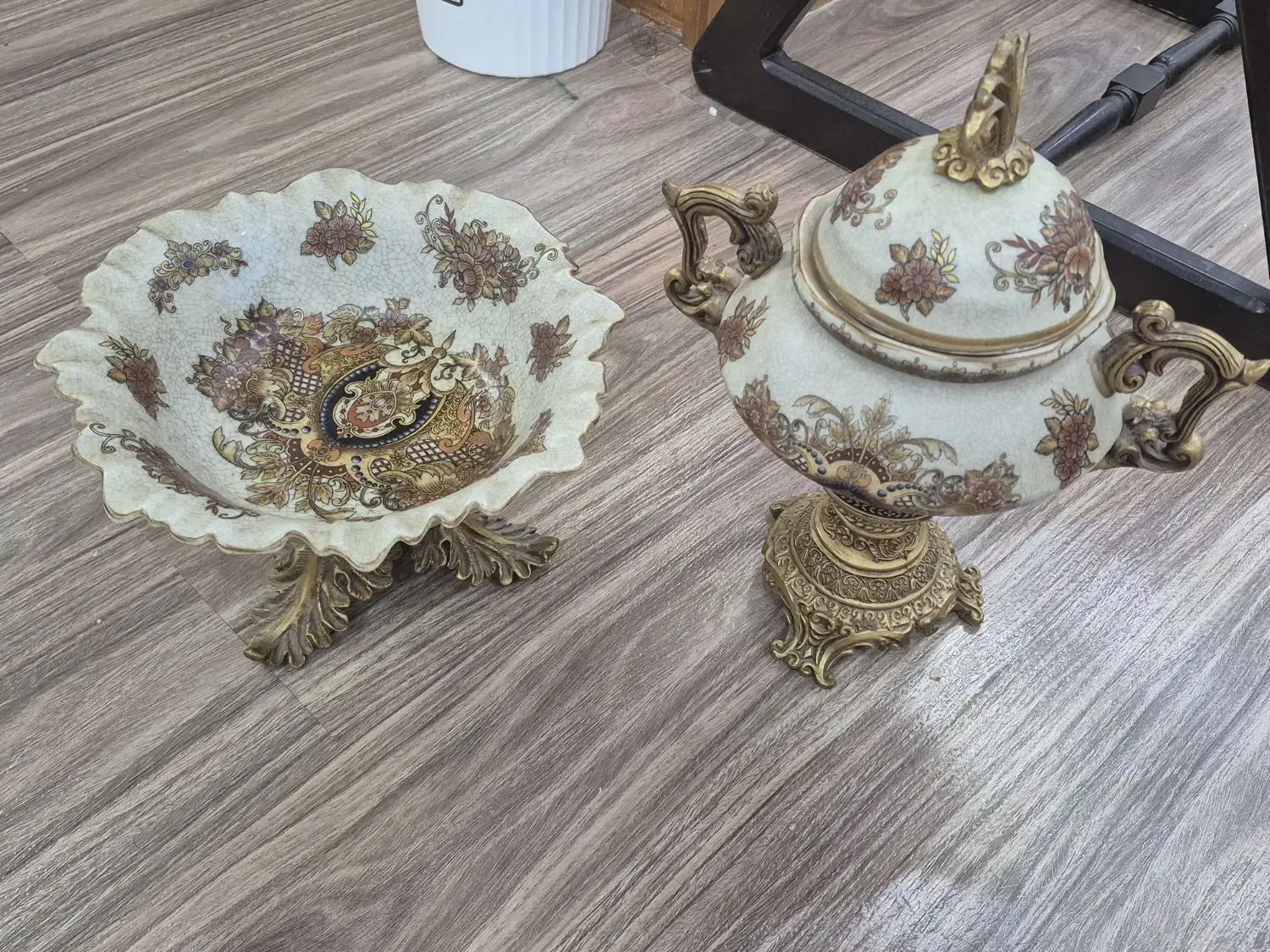 شیرینی و شکلات خوری مدل زیرخاکی|کلکسیون اشیاء عتیقه|چمستان, |دیوار