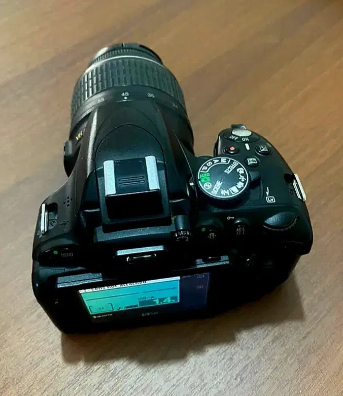 دوربین NIKON|دوربین عکاسی و فیلم‌برداری|ساری, |دیوار