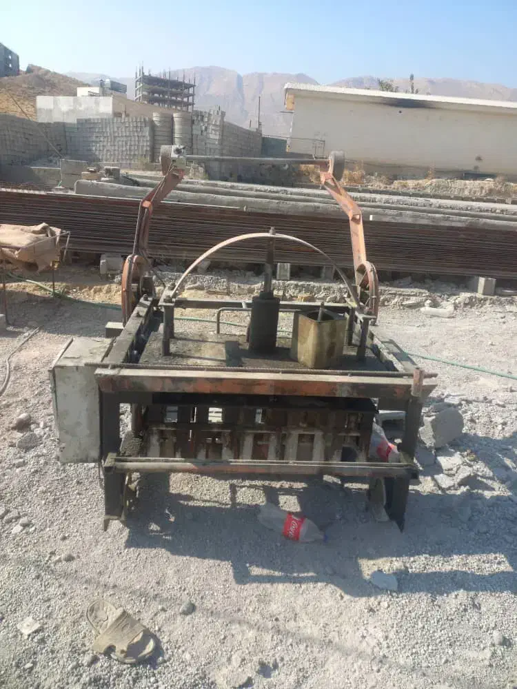 دستگاه بلوک زنی ۶قالبه و ۵قالبه|ماشینآلات صنعتی|شیراز, سرو|دیوار