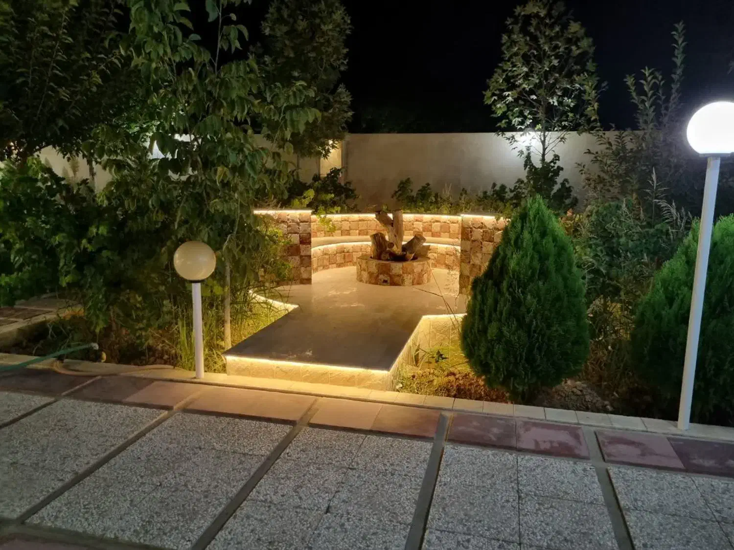 اجاره روزانه ویلا باغ استخر دار|اجارهٔ کوتاهمدت ویلا و باغ|شیراز, علوم پزشکی|دیوار