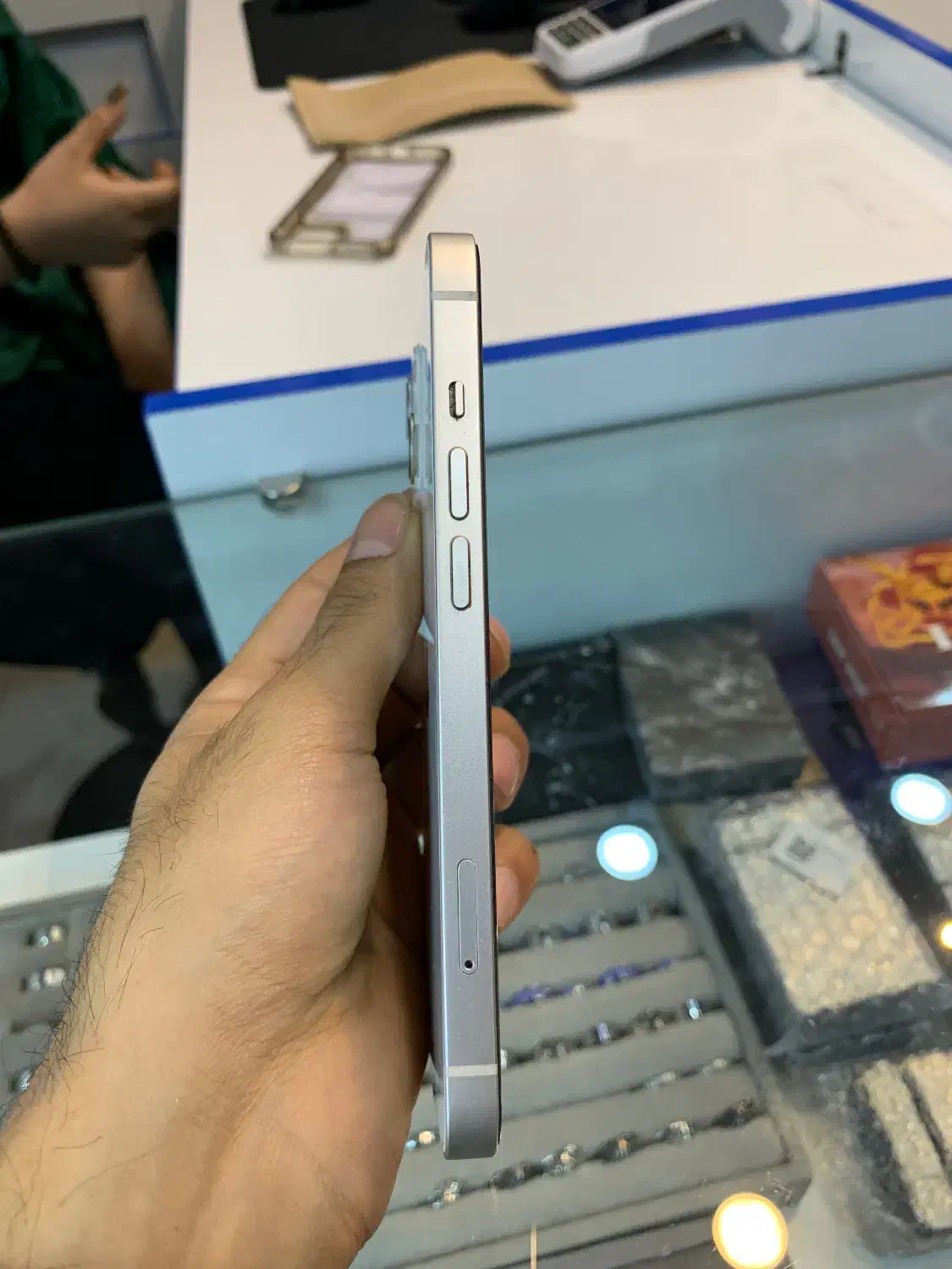 ایفون ۱۳ نرمال|موبایل|مشهد, کوه سنگی|دیوار