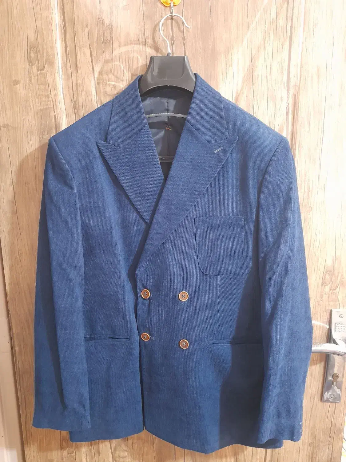 کت مردانه|لباس|قم, قلعه کامکار|دیوار