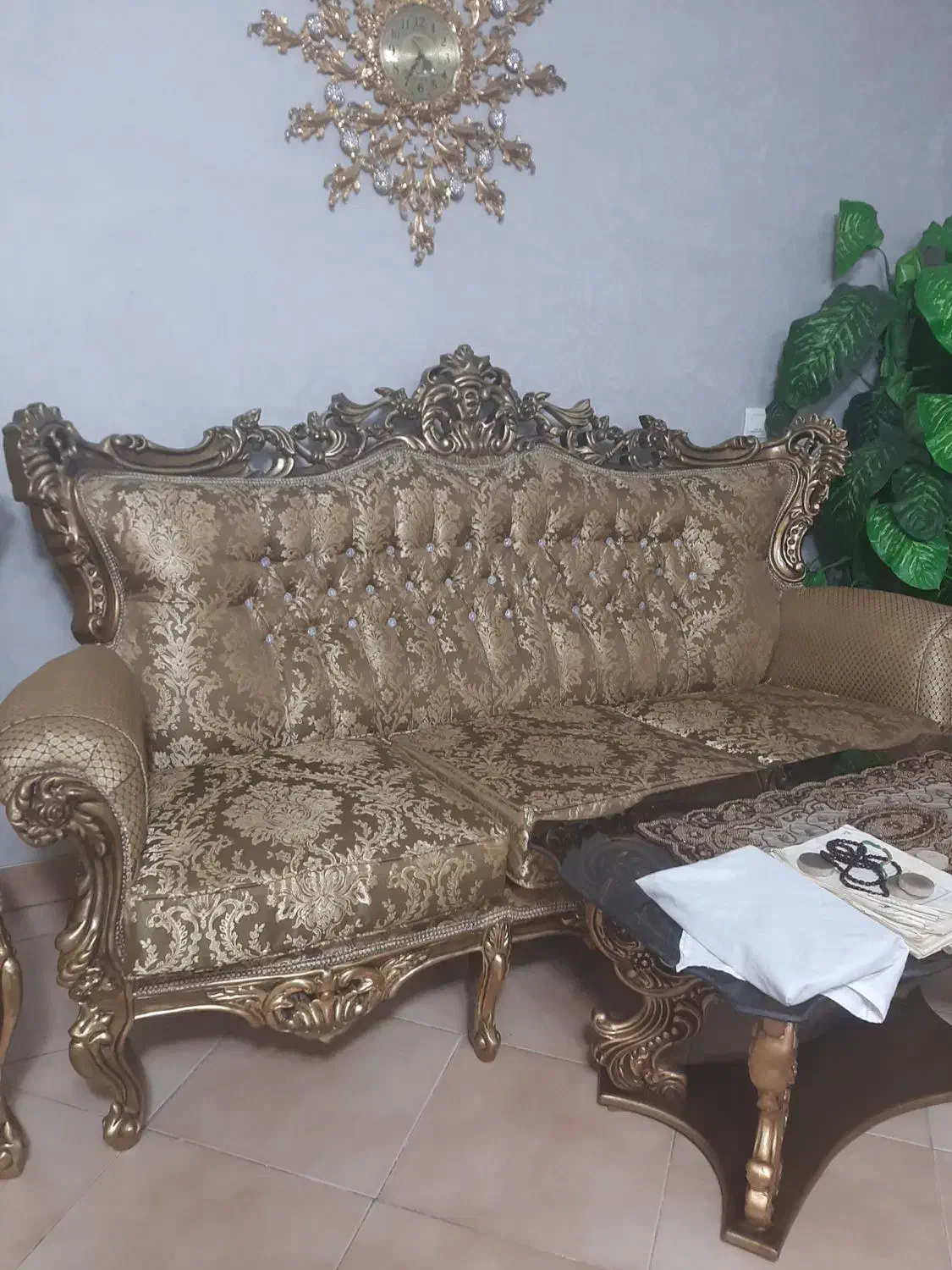 مبل سلطنتی لوکس ۹ نفره در حد نو|مبلمان خانگی و میز عسلی|ورامین, ورامین|دیوار