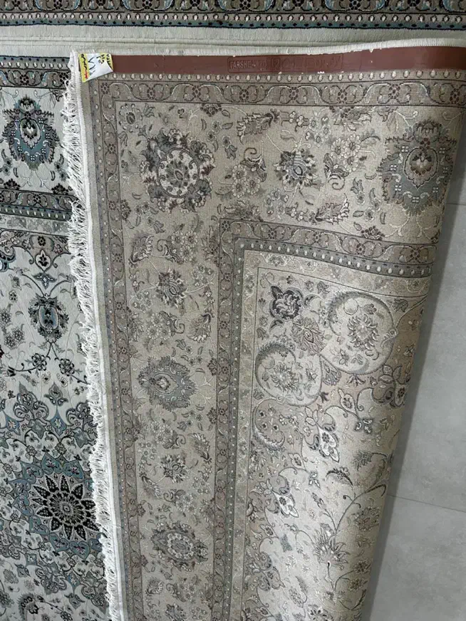 فرش ۱۲ متری گل ابریشم کویر یزد|فرش|شاهینشهر, شهرک مطهری|دیوار