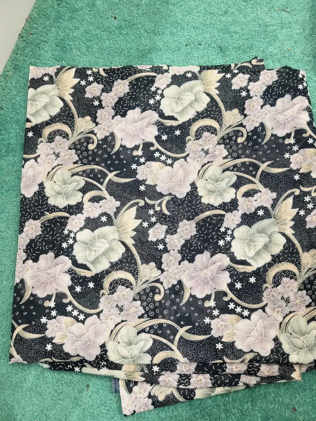 شیک چادر|لباس|کاشان, صنعت|دیوار