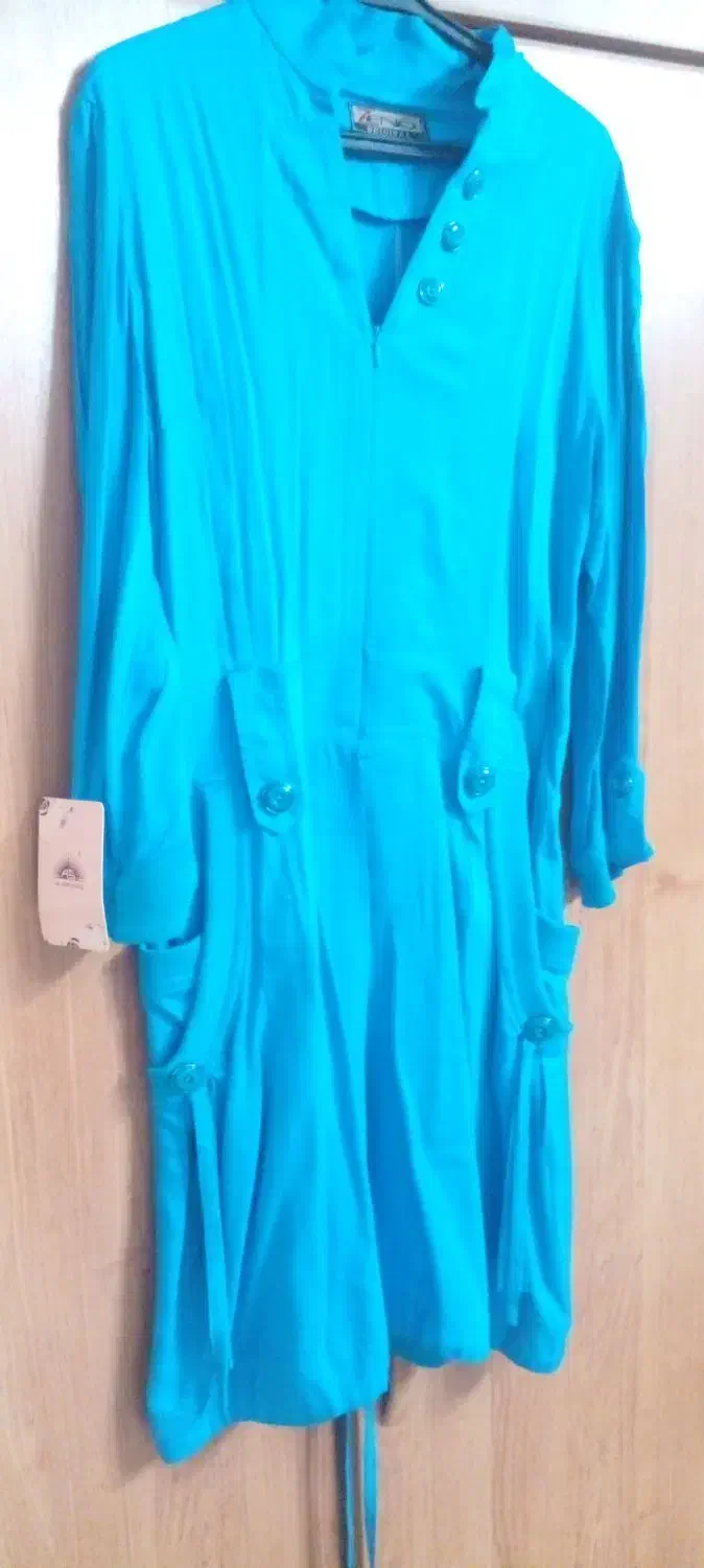 مانتو کاملا نو و اتیکت دار|لباس|اصفهان, مسجد مصلی|دیوار