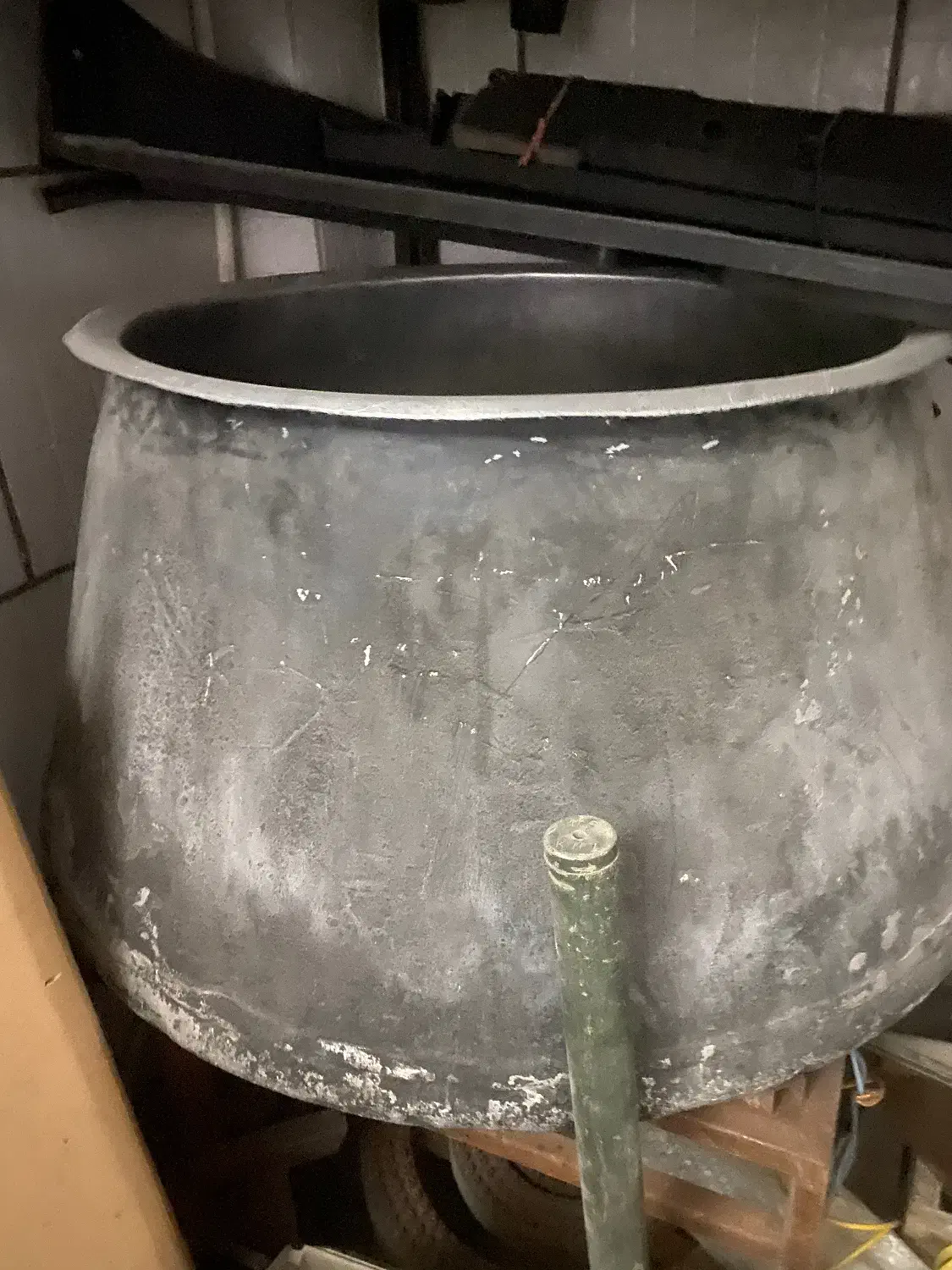 تخت و وسایل منزل|بوفه، ویترین، کنسول|گرمسار, |دیوار