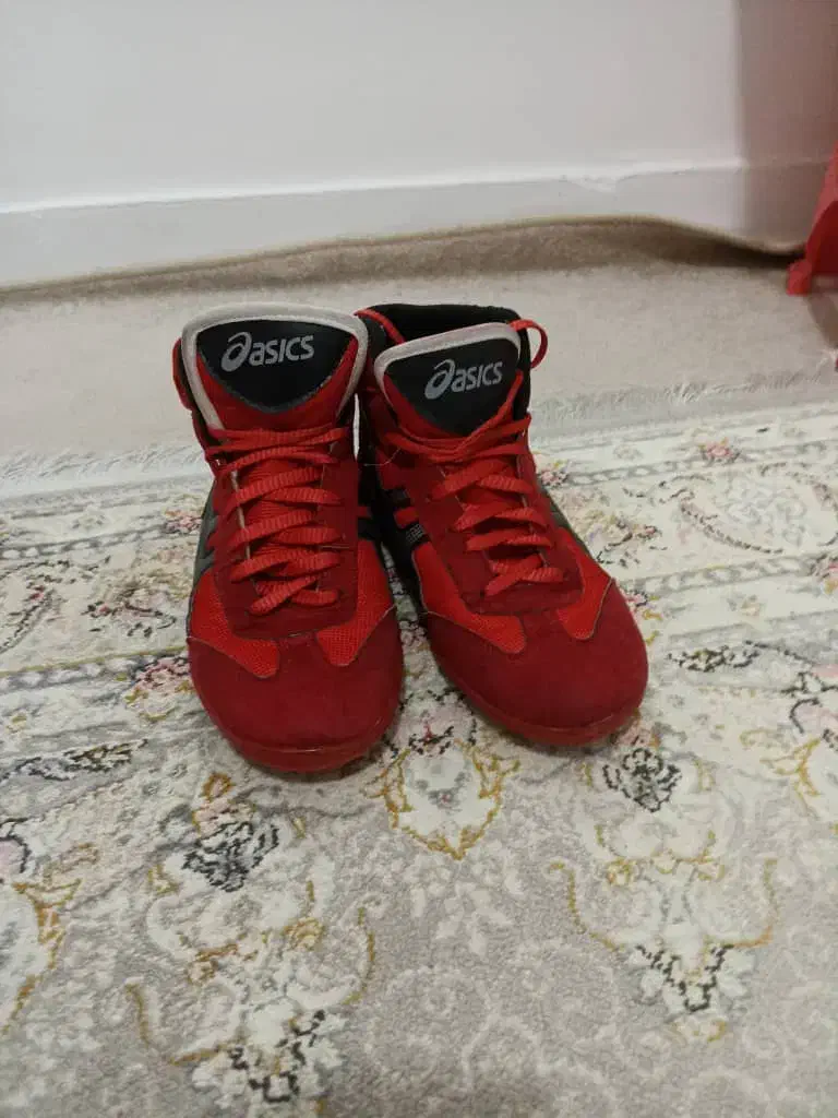 کفش کشتی و دوبنده|تجهیزات ورزشی|فردیس, سرحد آباد|دیوار