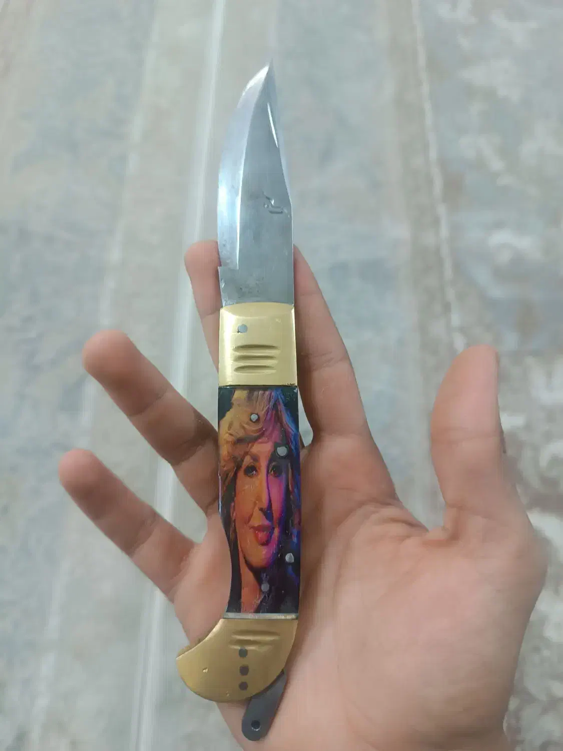 چاقو هفت دنده|کوهنوردی و کمپینگ|اصفهان, بهارستان|دیوار