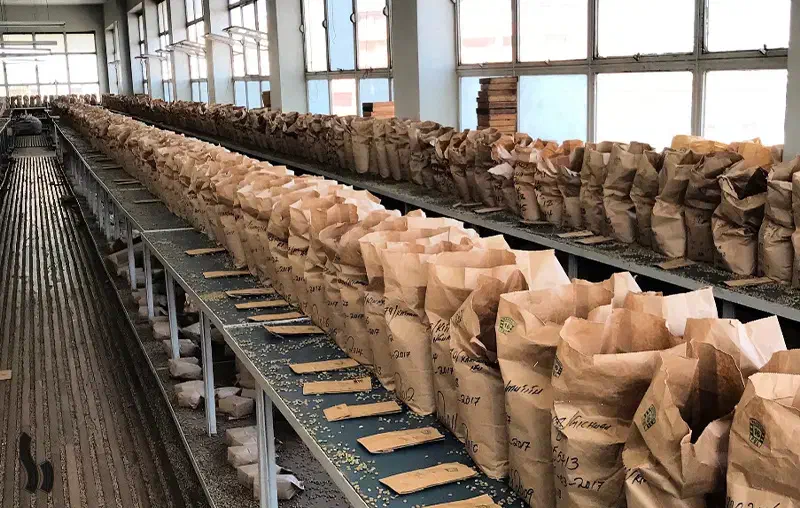 جذب نیرو برای خط تولید قهوه|استخدام صنعتی، فنی، مهندسی|یزد, |دیوار