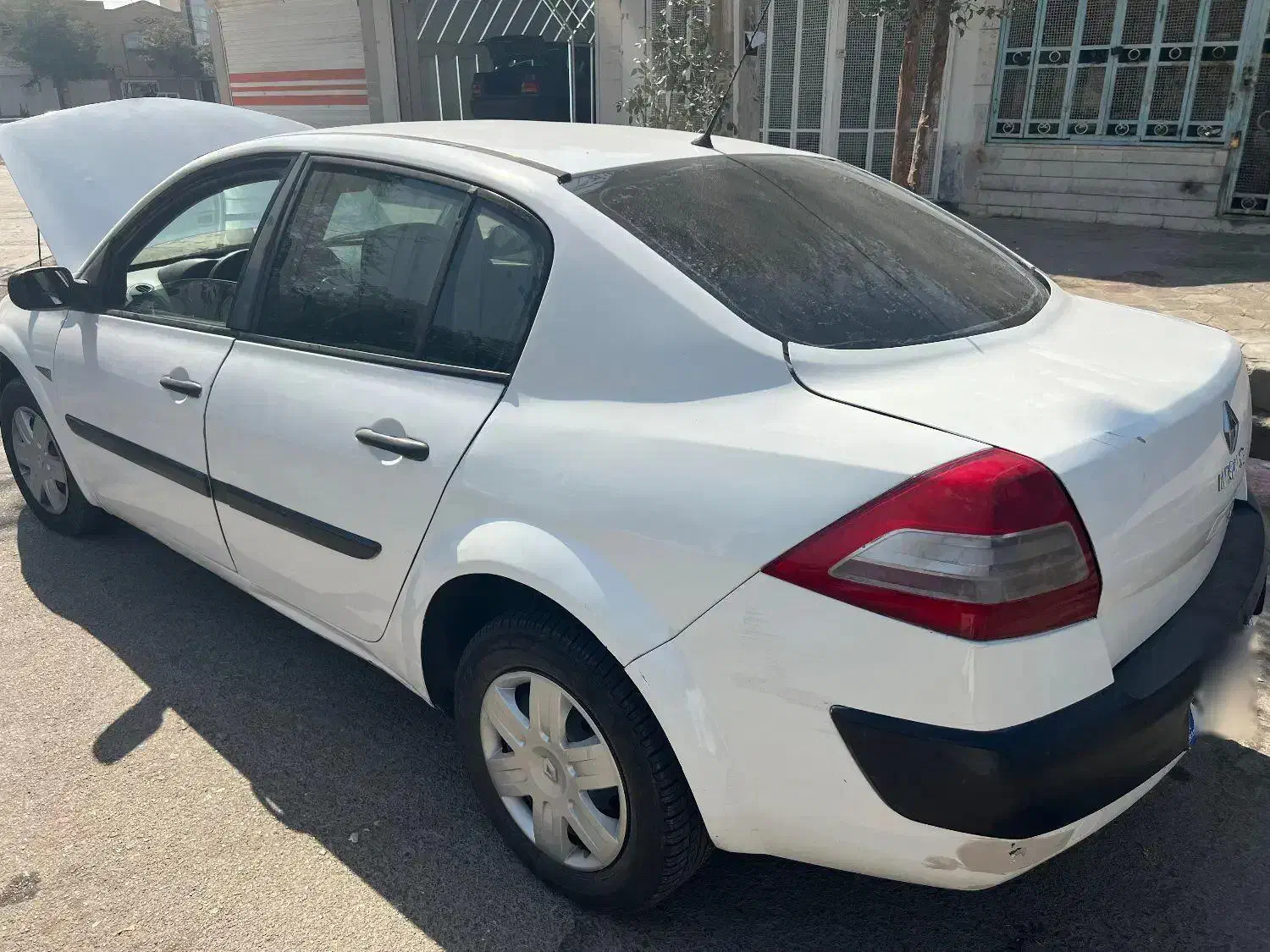 مگان ۸۷ دنده ای موتور ۱۶۰۰|خودرو سواری و وانت|شاهین‌شهر, شهرک ردانی پور|دیوار