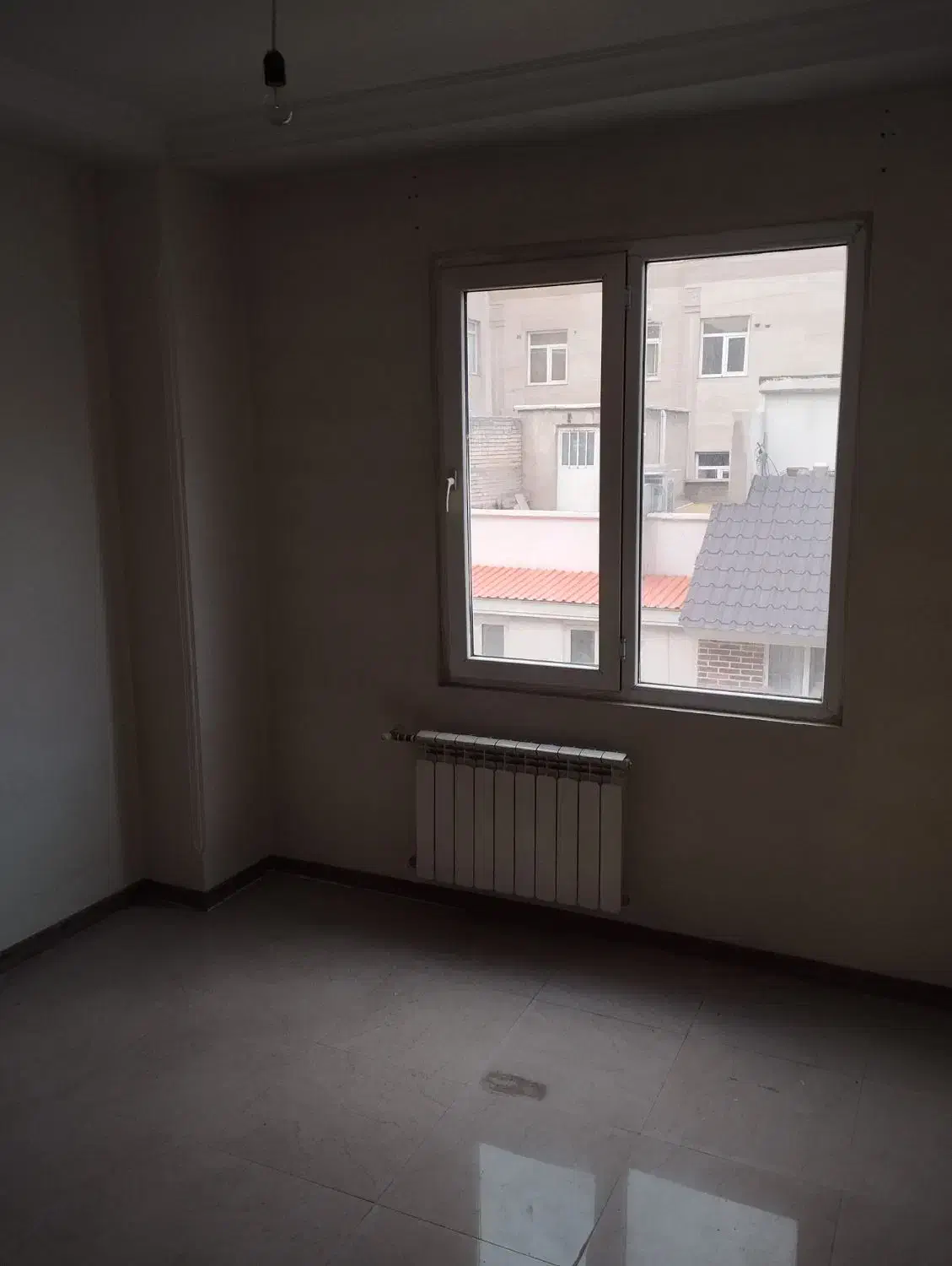 ۹۰ متری فول امکانات نورگیر مناسب