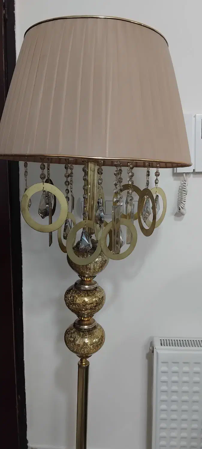 آباژور کنار سالن|چراغ خواب و آباژور|بروجرد, |دیوار