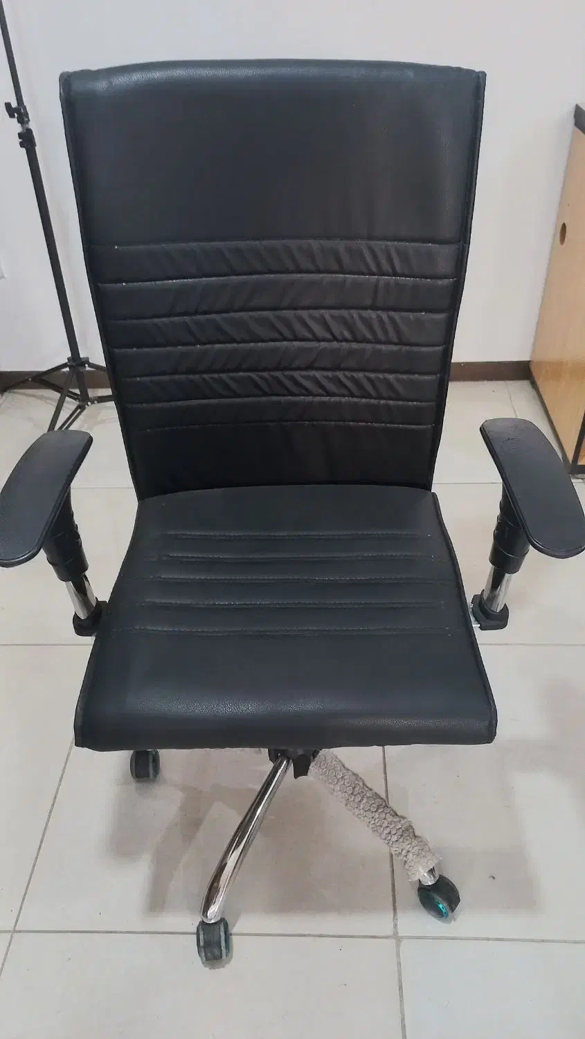 صندلی چرخ دار و جک دار|صندلی و نیمکت|اردبیل, |دیوار