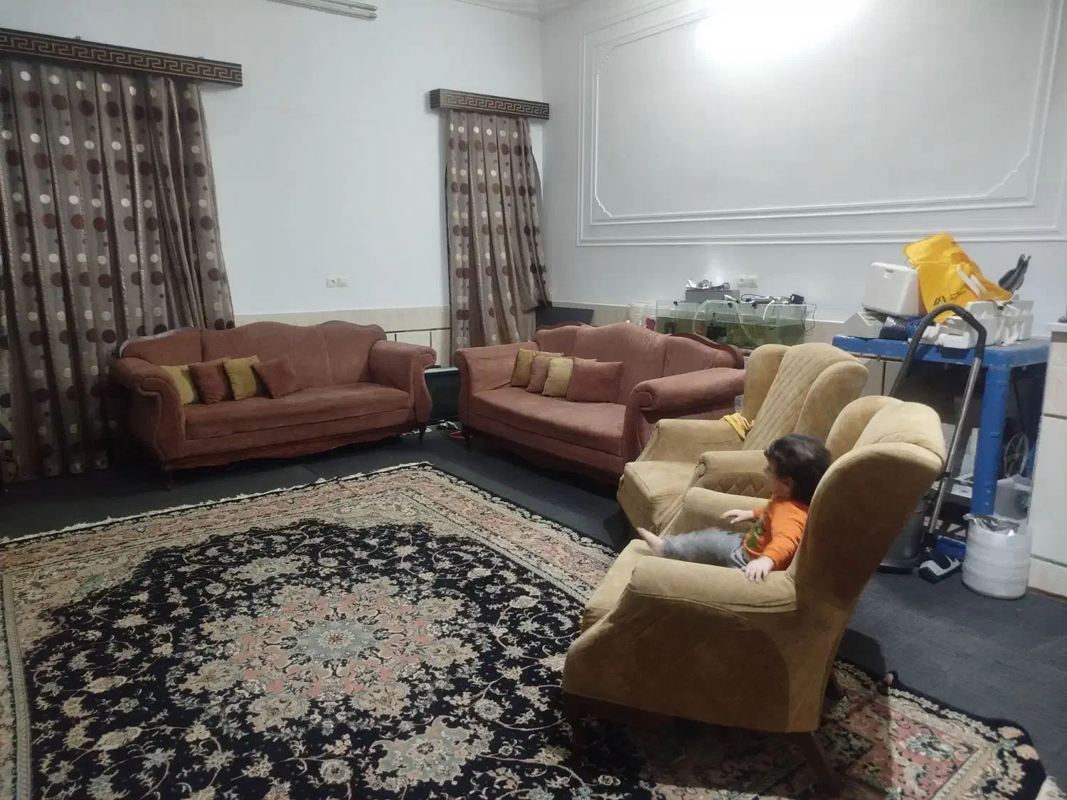 مبل راحتی 8 نفره با میز تلویزیون|مبلمان خانگی و میز عسلی|زاهدان, |دیوار