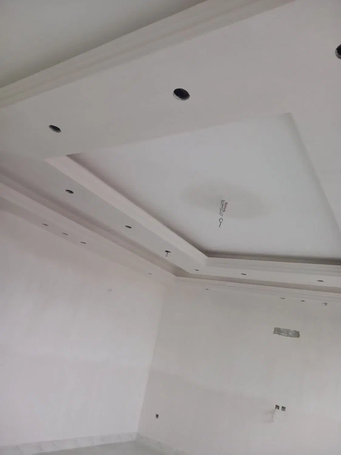 گچکاری لکه گیری رفع زردی بلکا و تعمیرات جزئی و کلی|خدمات پیشه و مهارت|الیگودرز, |دیوار