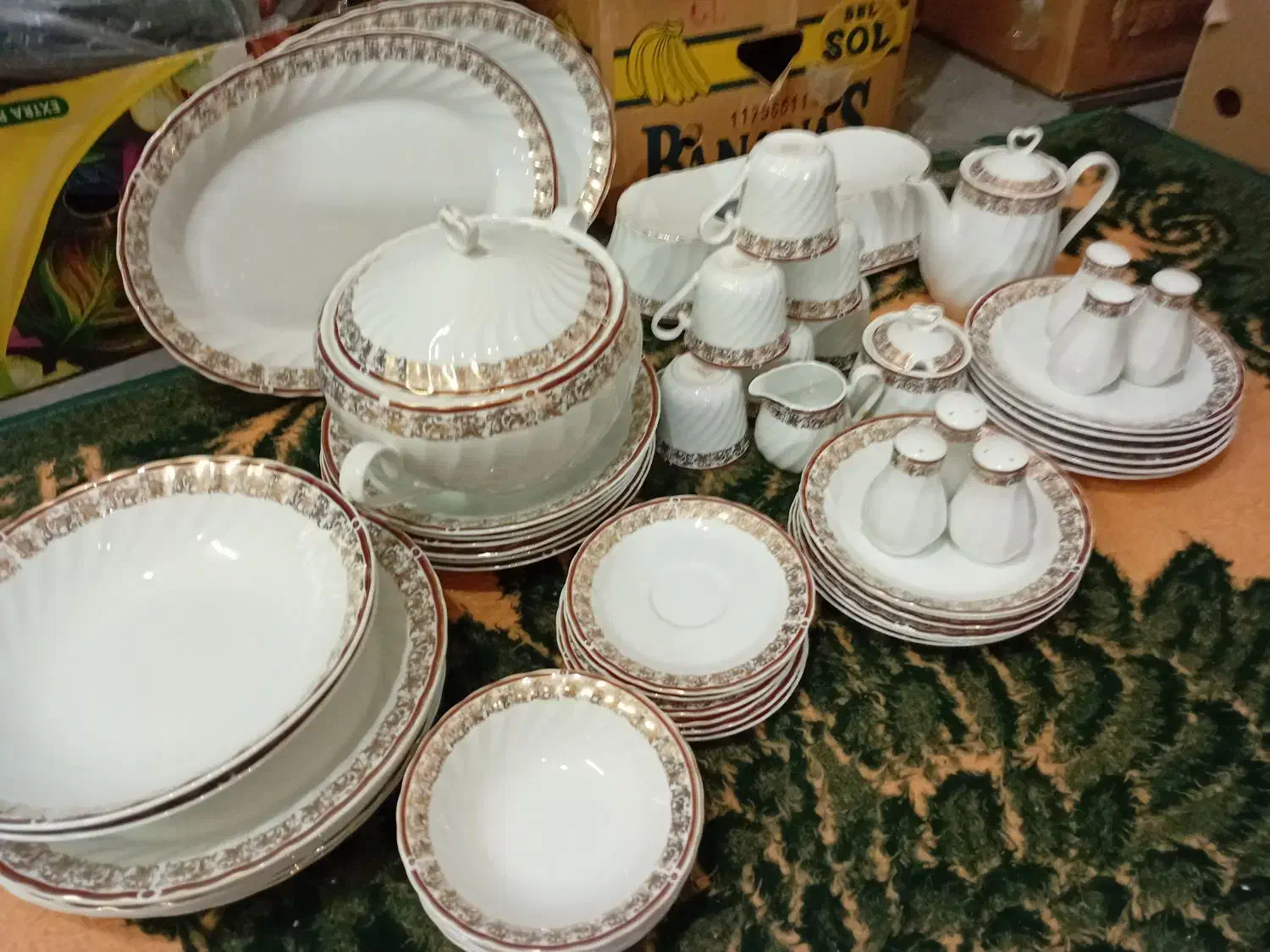 سرویس ظروف آشپزخانه وچینی|ظروف سرو و پذیرایی|قم, نیروگاه|دیوار